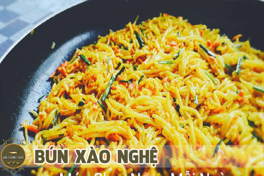 bún xào củ nghệ - đông trùng  kim cương vàng